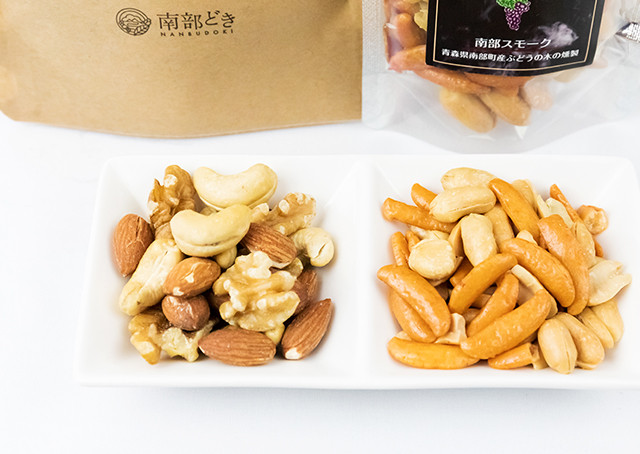 【やまぶき】ぶどうの枝で燻したナッツと柿の種のセット 2