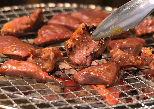 【やまぶき】老舗が誇るたっぷり三河産豚ホルモン焼セット 2