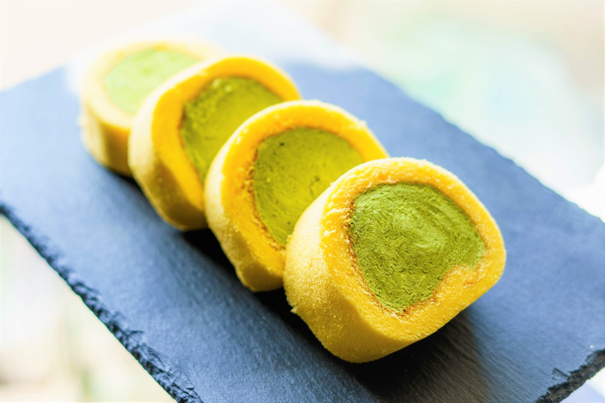 とろける濃茶-こいちゃ-ロールケーキ（宇治抹茶クリームたっぷりのロール） 3