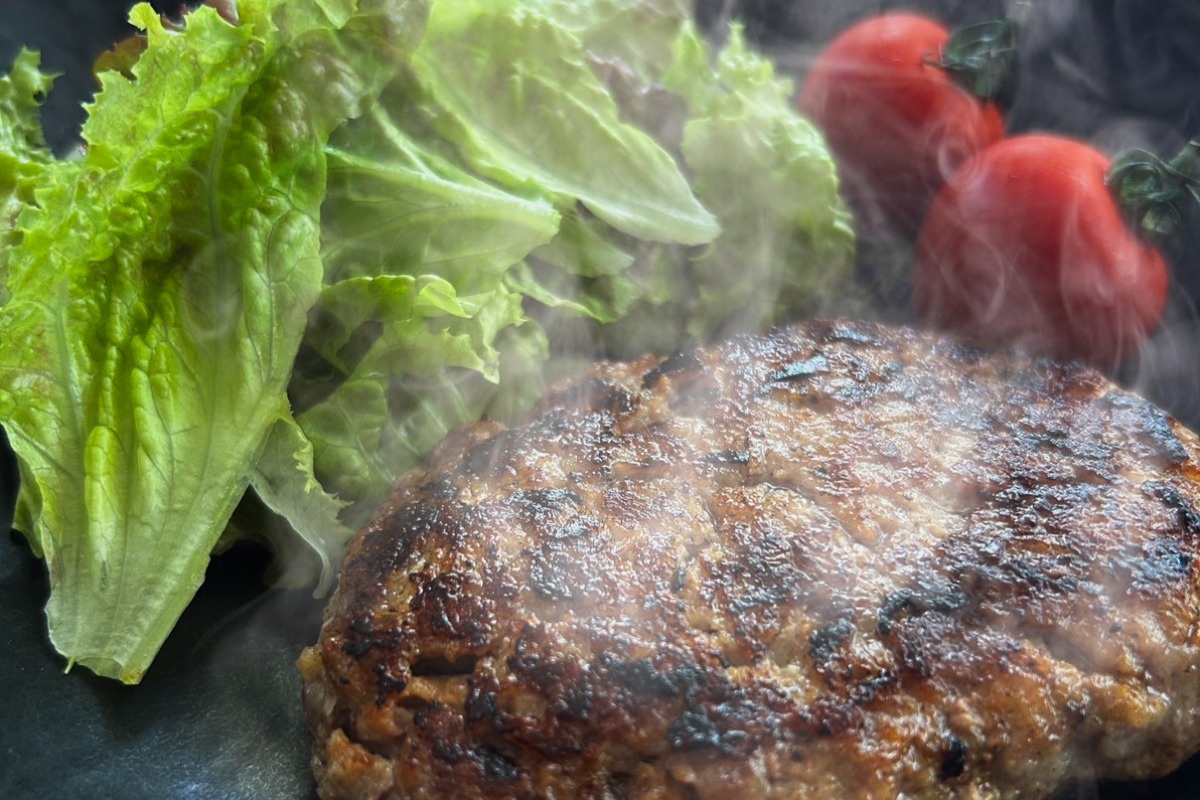 特選ブランド牛佐賀牛のハンバーグ４個セット、和ソース付き 2