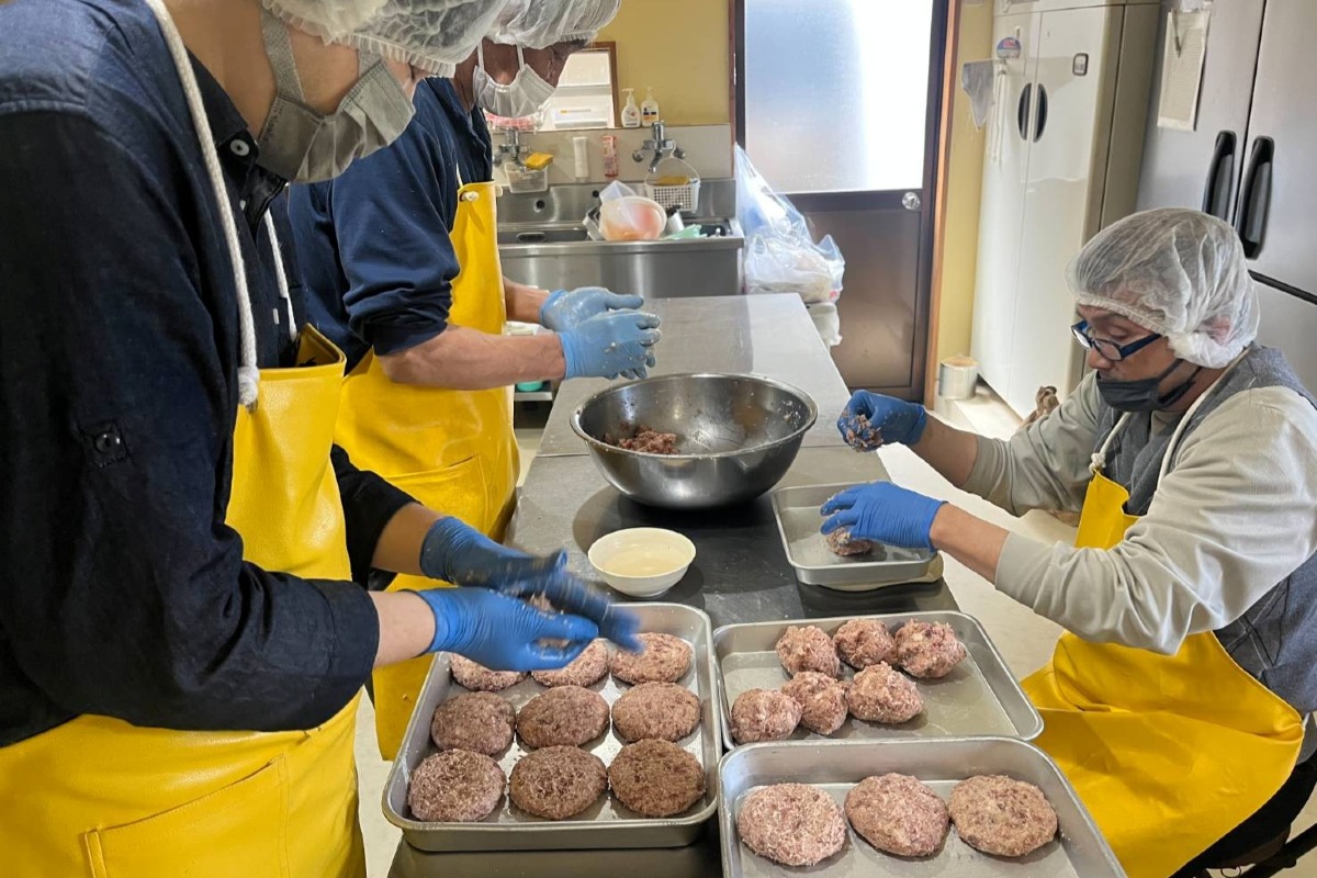 特選ブランド牛佐賀牛のハンバーグ４個セット、和ソース付き 4