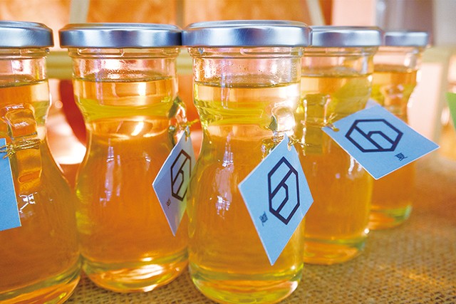 世界遺産白神生ハチミツとハニースプーンセット 2