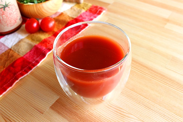 よずべぇの完熟トマトジュース 2