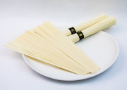 創業百余年伝統の技。喉ゴシ抜群手延べ素麺