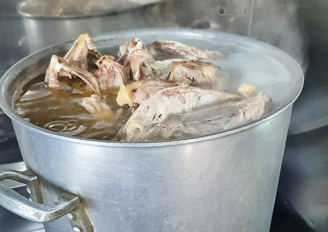 大分地鶏豊のしゃも地鶏出汁スパイスカレー 3