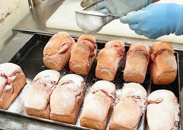 那須からの贈り物~完熟とちおとめパン~ 3