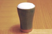 クリームのような泡になるビアカップ